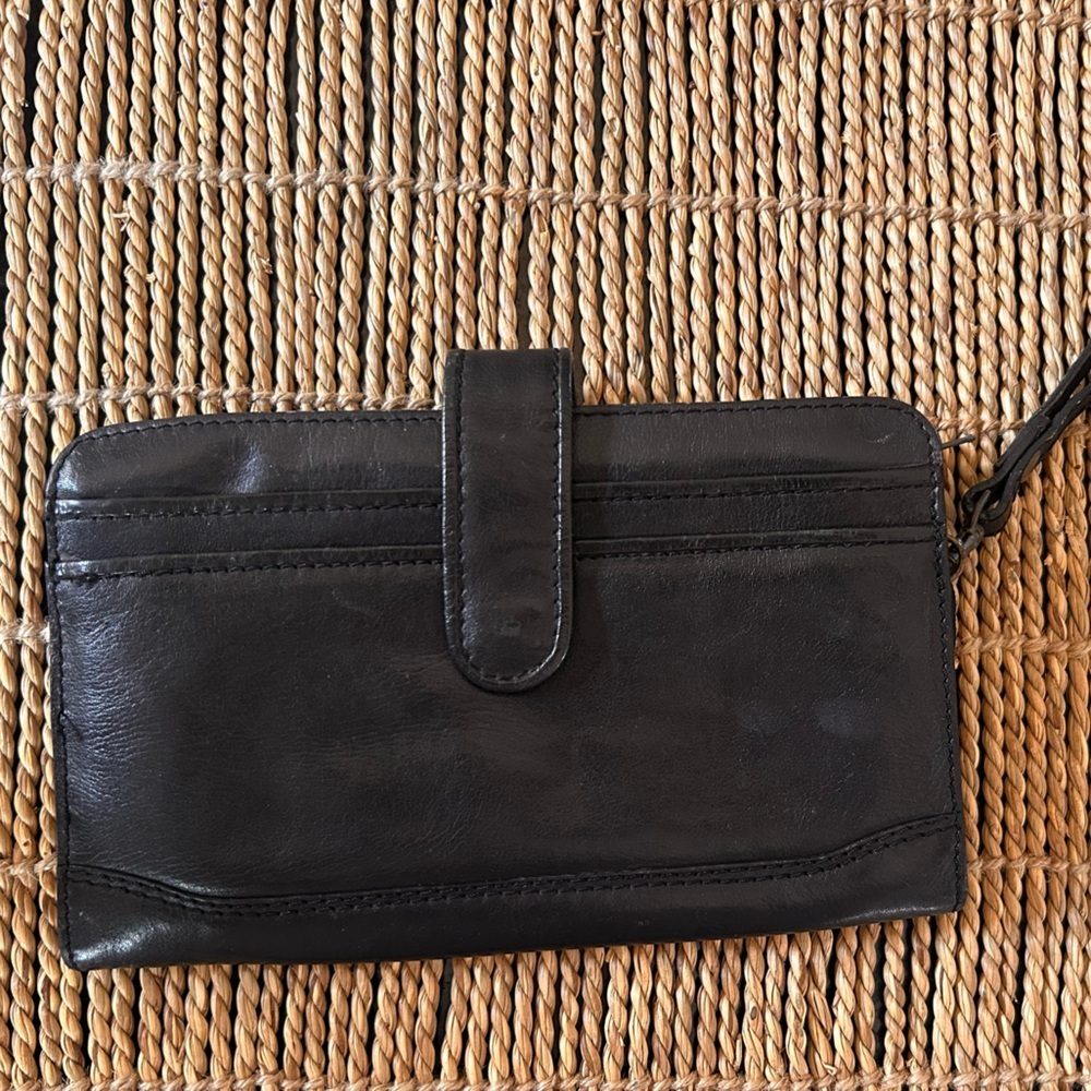 Leather clutch with wristlet - Picture 6 of 16